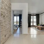Spacious Apartment Located Near Raclawice Panorama By Noclegi Renters