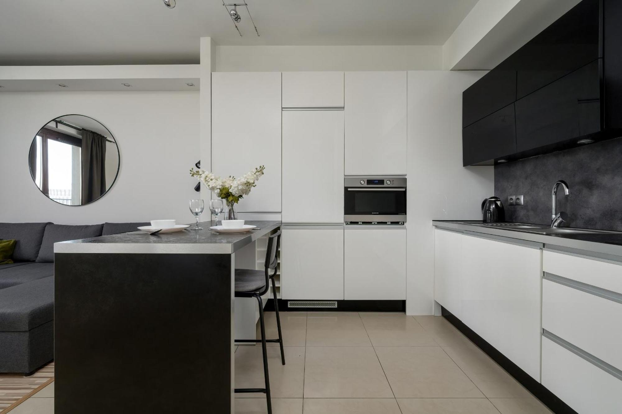 Apartament Spacious Located Near Raclawice Panorama By Renters Wrocław