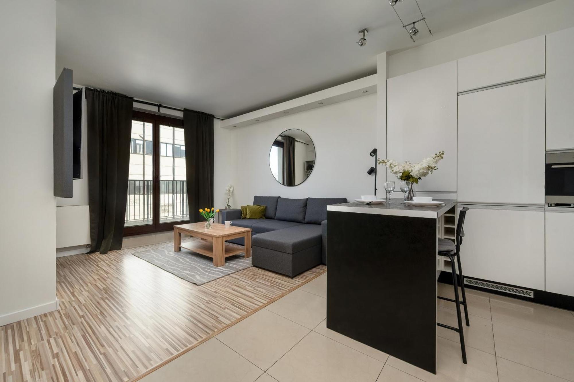Spacious Located Near Raclawice Panorama By Renters Apartament Wrocław